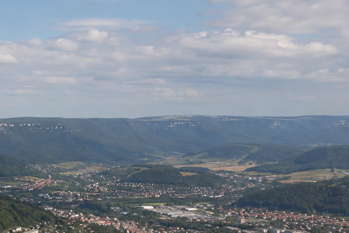 Burgfelden: kleines Hochalbdorf neben Wacholderwiesen und Kalkfelsen