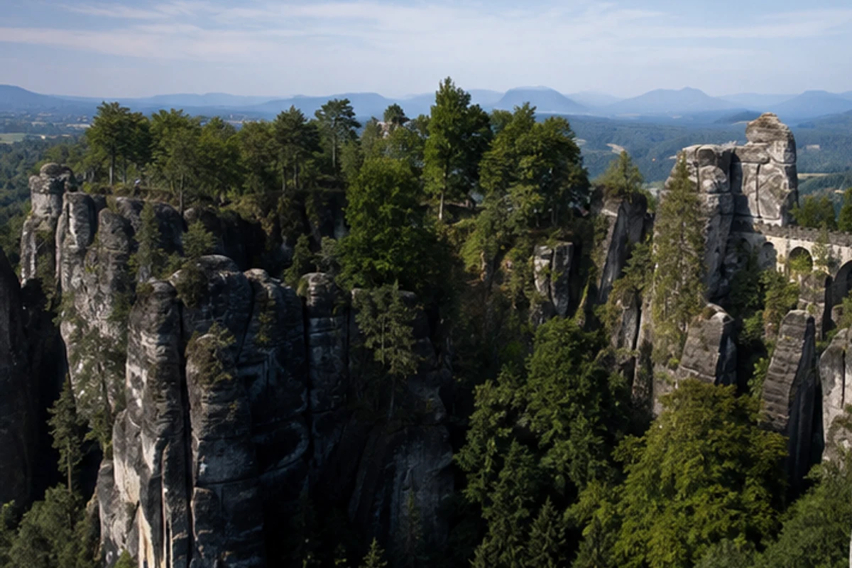 Rathener Felsgebiet: westliche Felsen und Basteibrücke