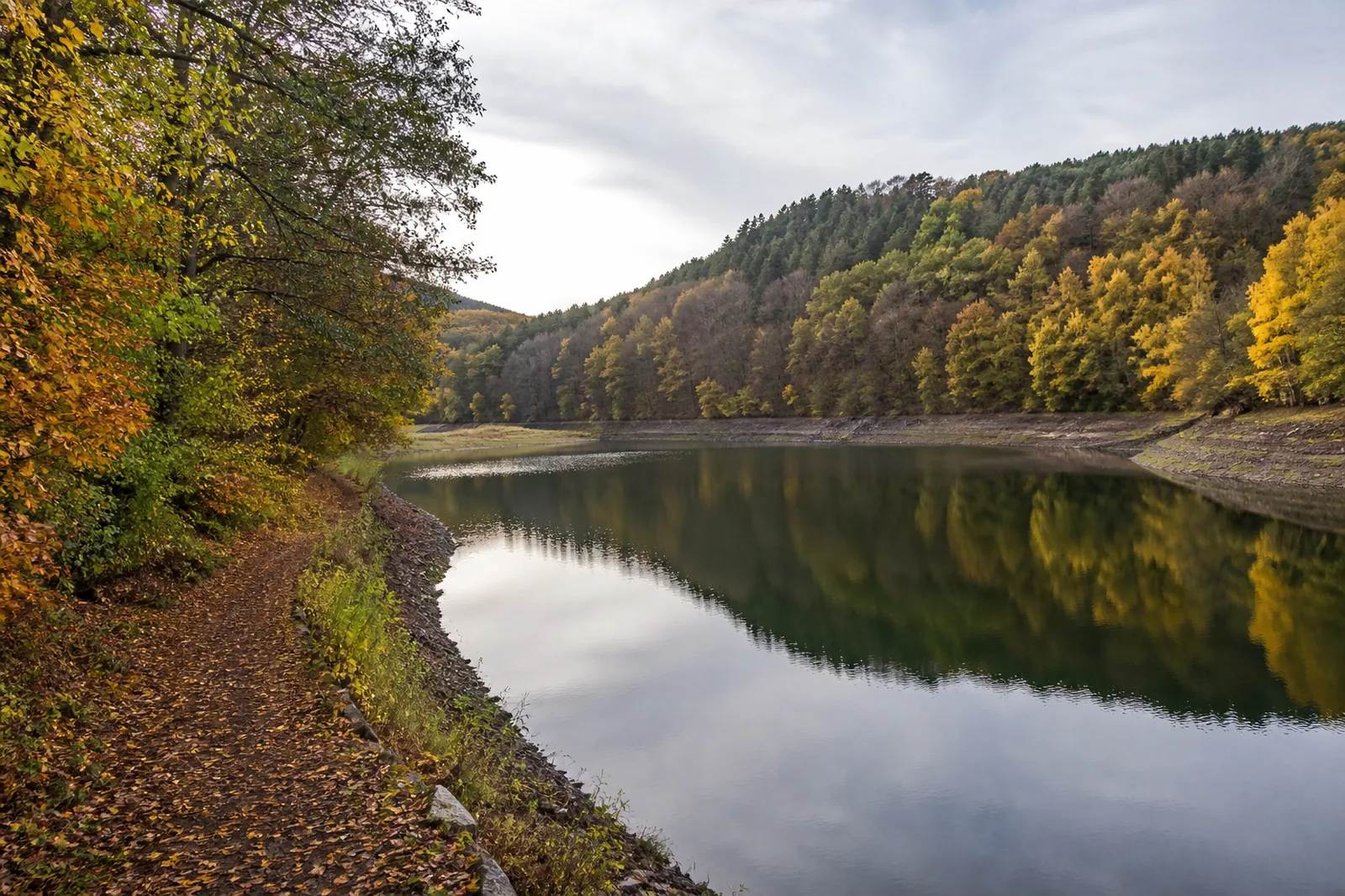 Weg an der Wuppervorsperre
