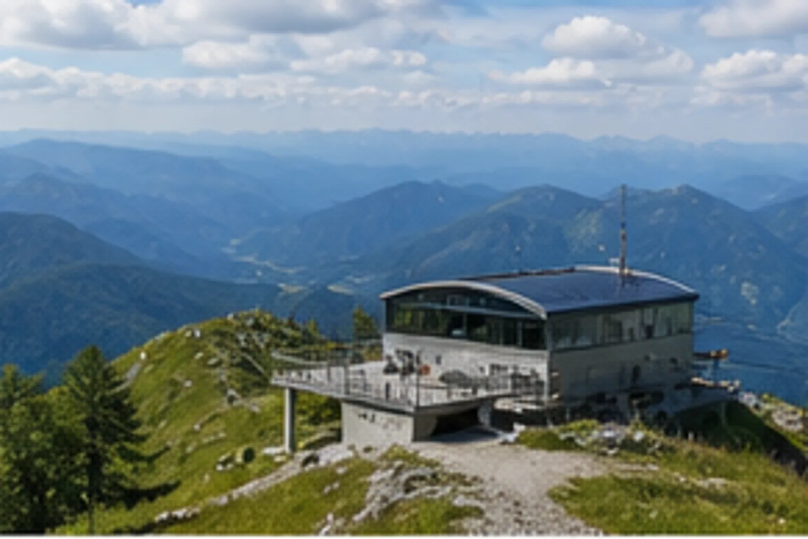 Jennerbahn: zurückhaltende Bergstation vor hochalpiner Kulisse