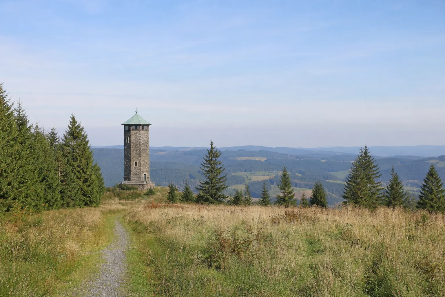 Rothaarsteig am Rhein-Weser-Turm bei Kirchhundem