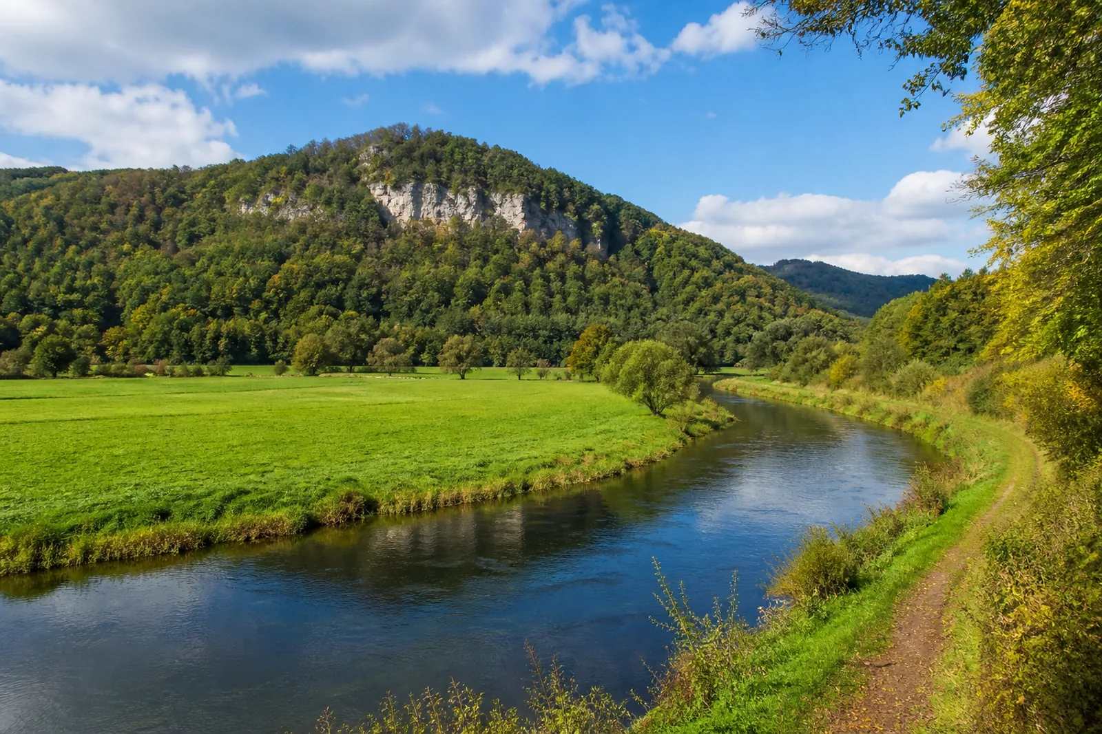 Wanderweg an der Diemel