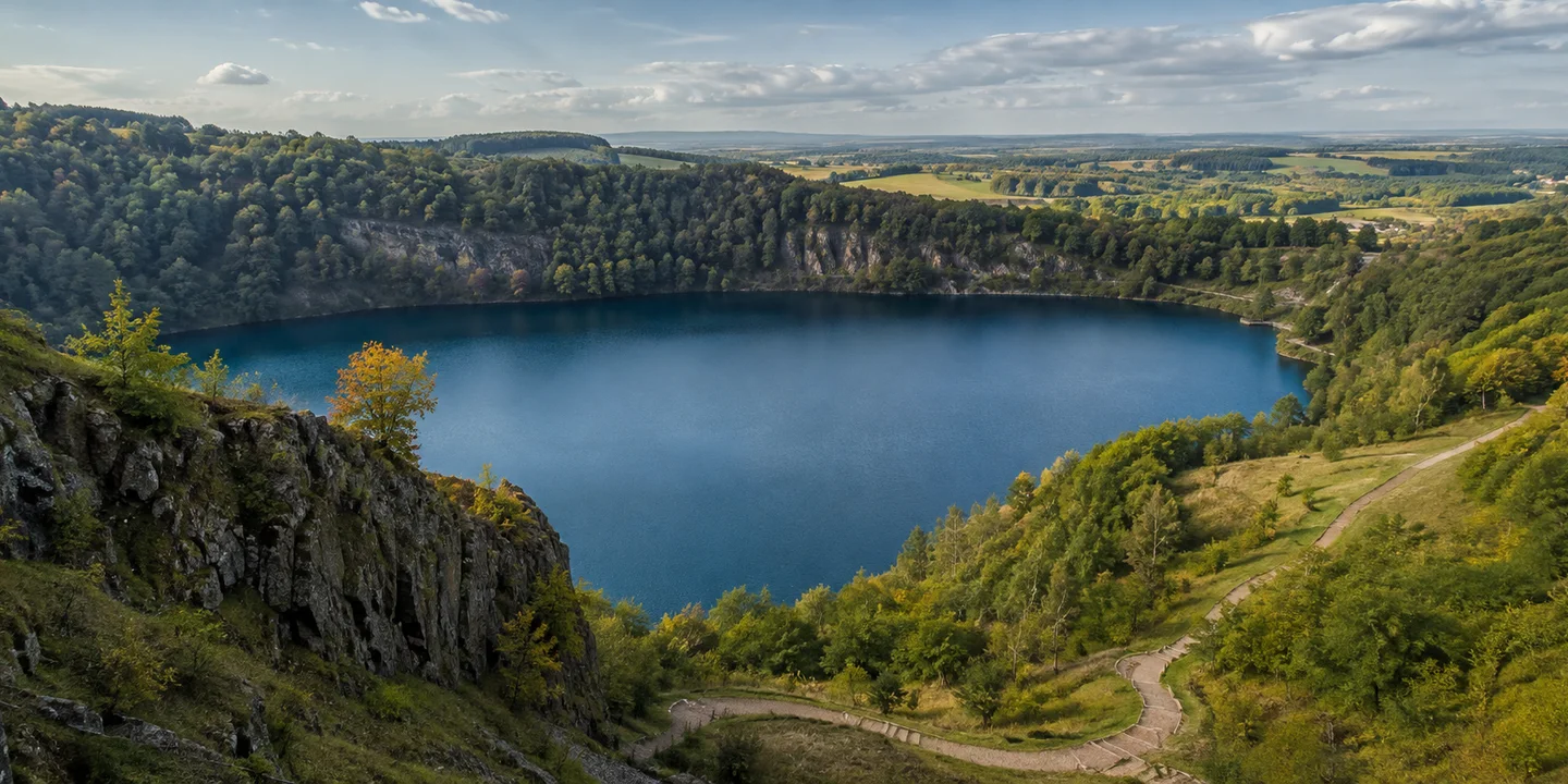 Natur- und Geopark Vulkaneifel: Daun: Natur- und Geopark Vulkaneifel: Maar, Basalt und naturnaher Kraterpfad
