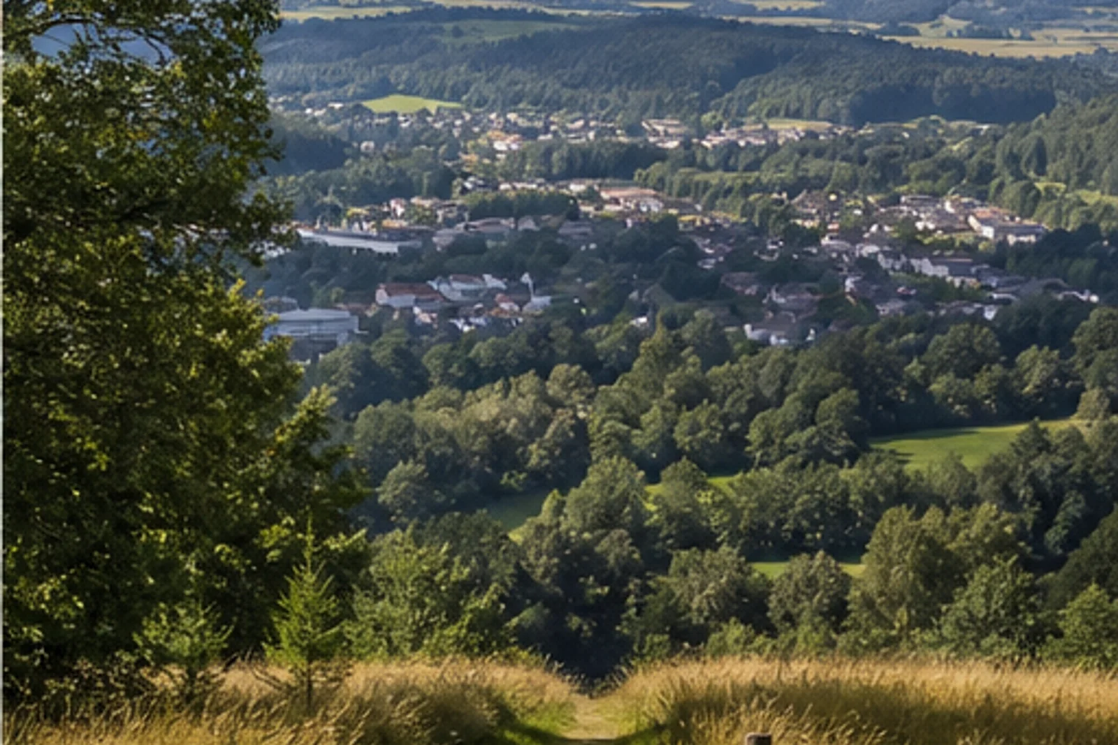 Höhenweg mit Blick auf Neuenrade