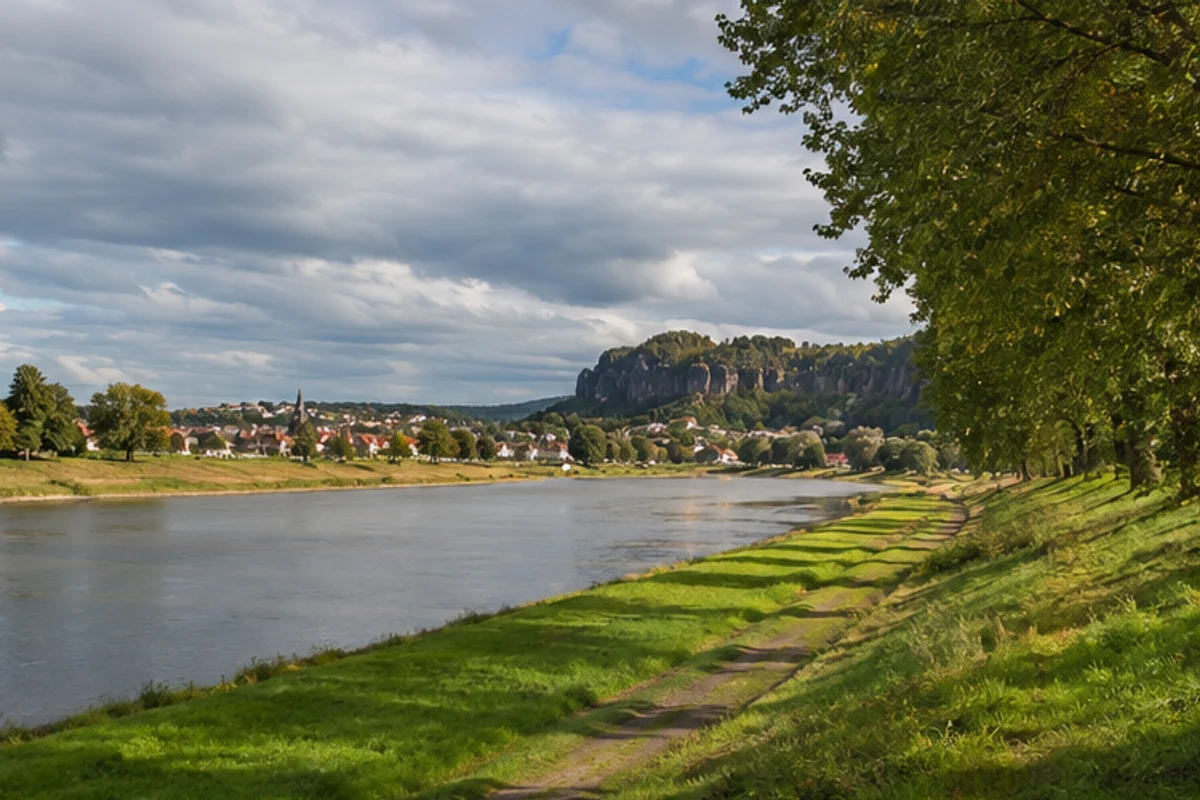 Elbtal ostwärts: Übergang von Pirna in die Felsregion