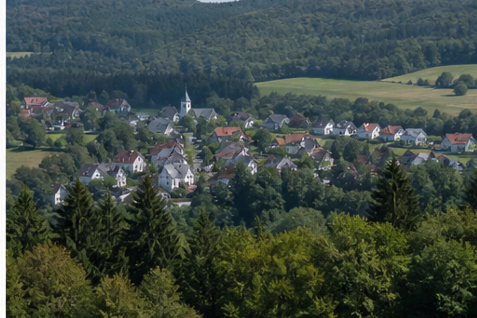 Blick auf das Bergdorf Kallenhardt