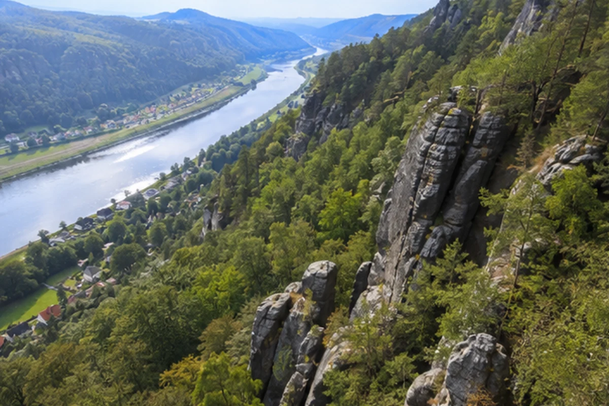 Bad Schandau und Ostrau: Elbtalzugang westlich des Felsgrats
