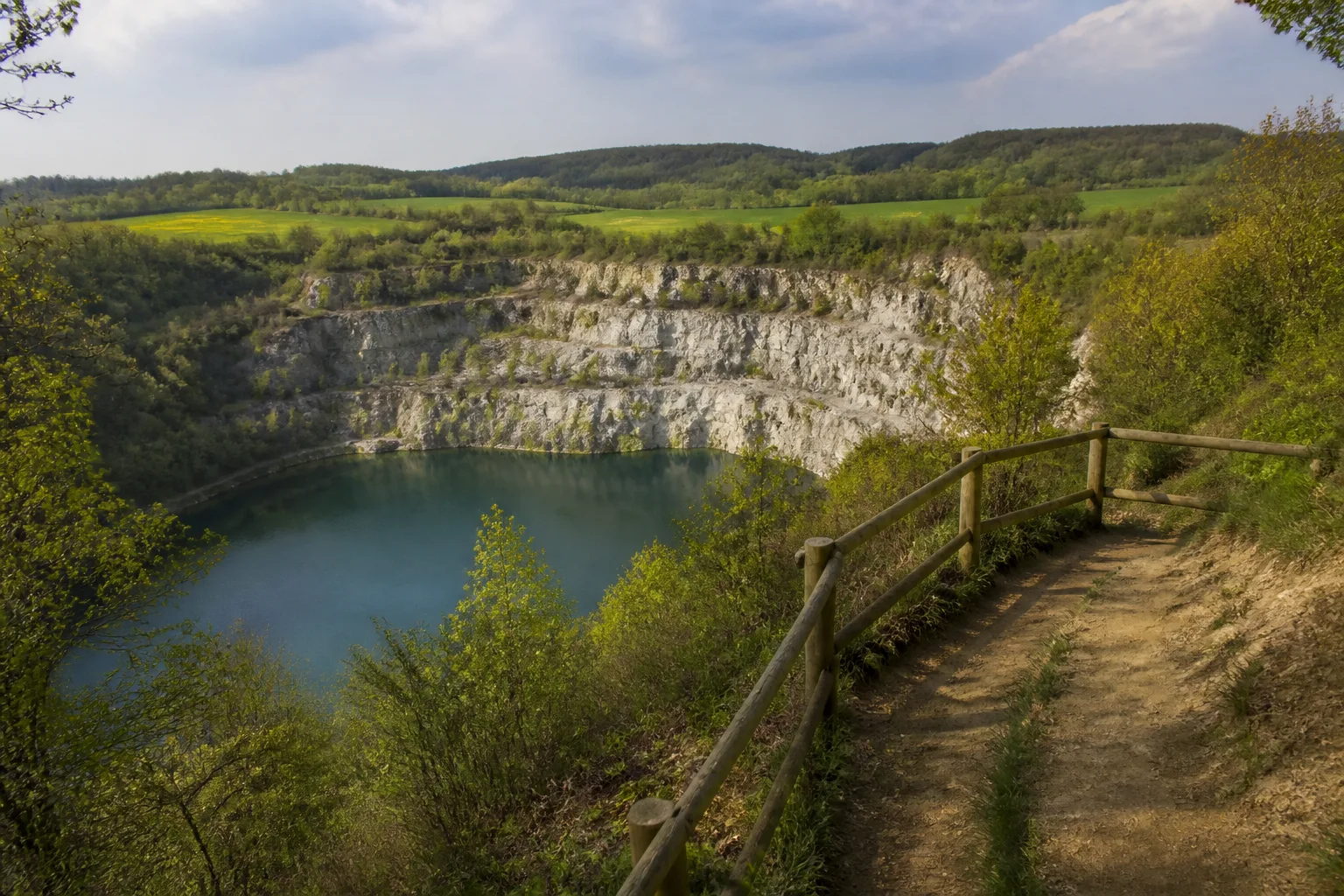 Blick vom Wanderweg auf den ehemaligen Steinbruch-Canyon bei Tecklenburg-Leeden