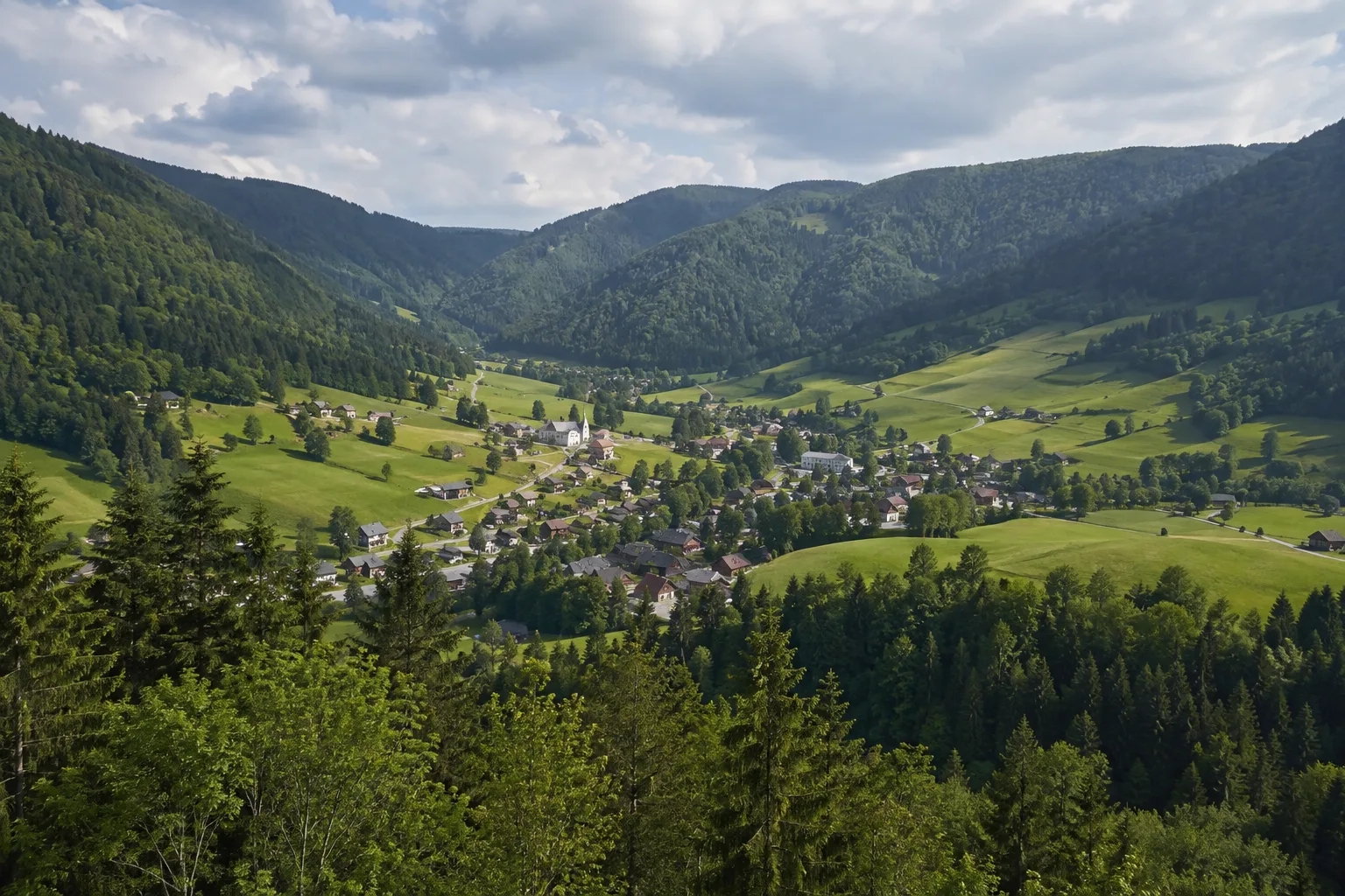 Todtmoos: Todtmoos: Schwarzwalddorf in einem grünen Hochtal zwischen steilen Waldhängen